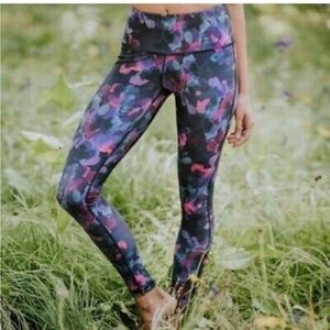 ALBION FIT MUSE LEGGINGS SIZE MEDIUM